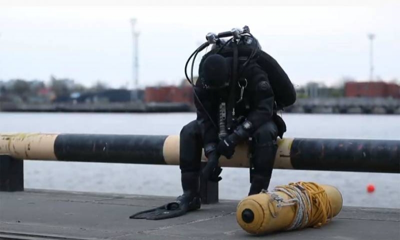 The Latvian Navy reported on the purpose of NATO's diving operation in the Irbensky Strait