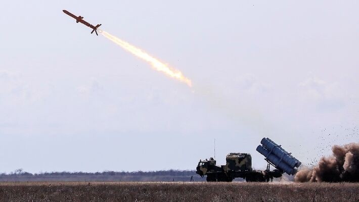 Клинцевич: Украина заявлениями о ракете Р-360 хочет сохранить авторитет своих ВС