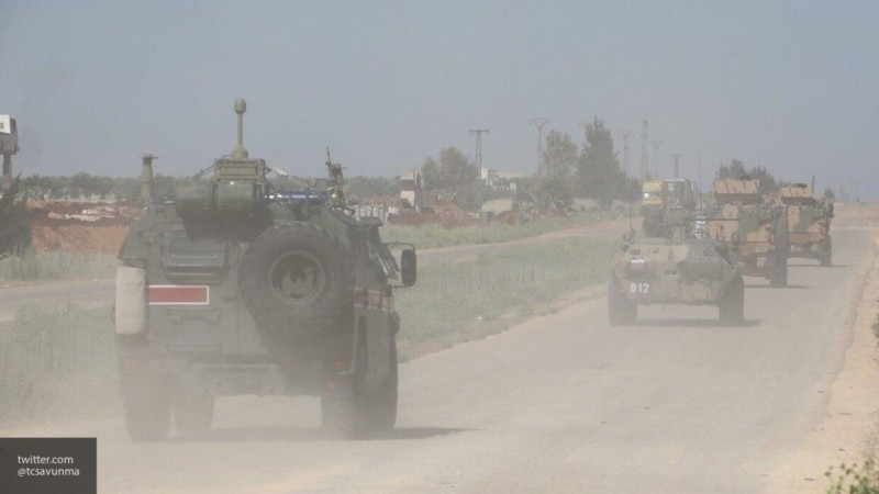 Россия и Турция провели 16-й совместный патруль трассы М-4 в Сирии