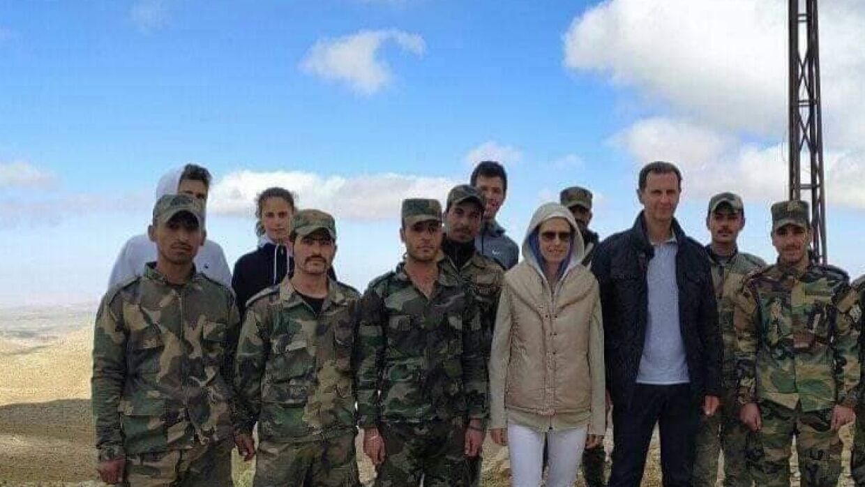 Асад с женой прибыл на фронт в Идлибе, чтобы подбодрить сирийских военных