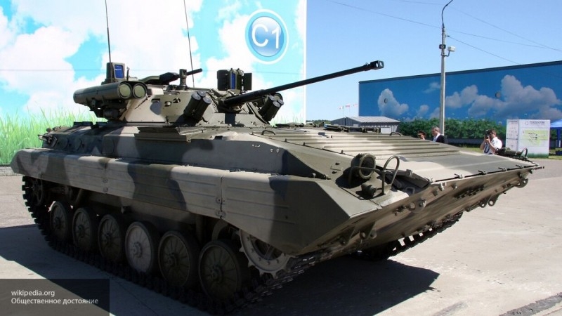 Военные ДНР ответным ударом подбили украинскую боевую машину на окраине Донецка