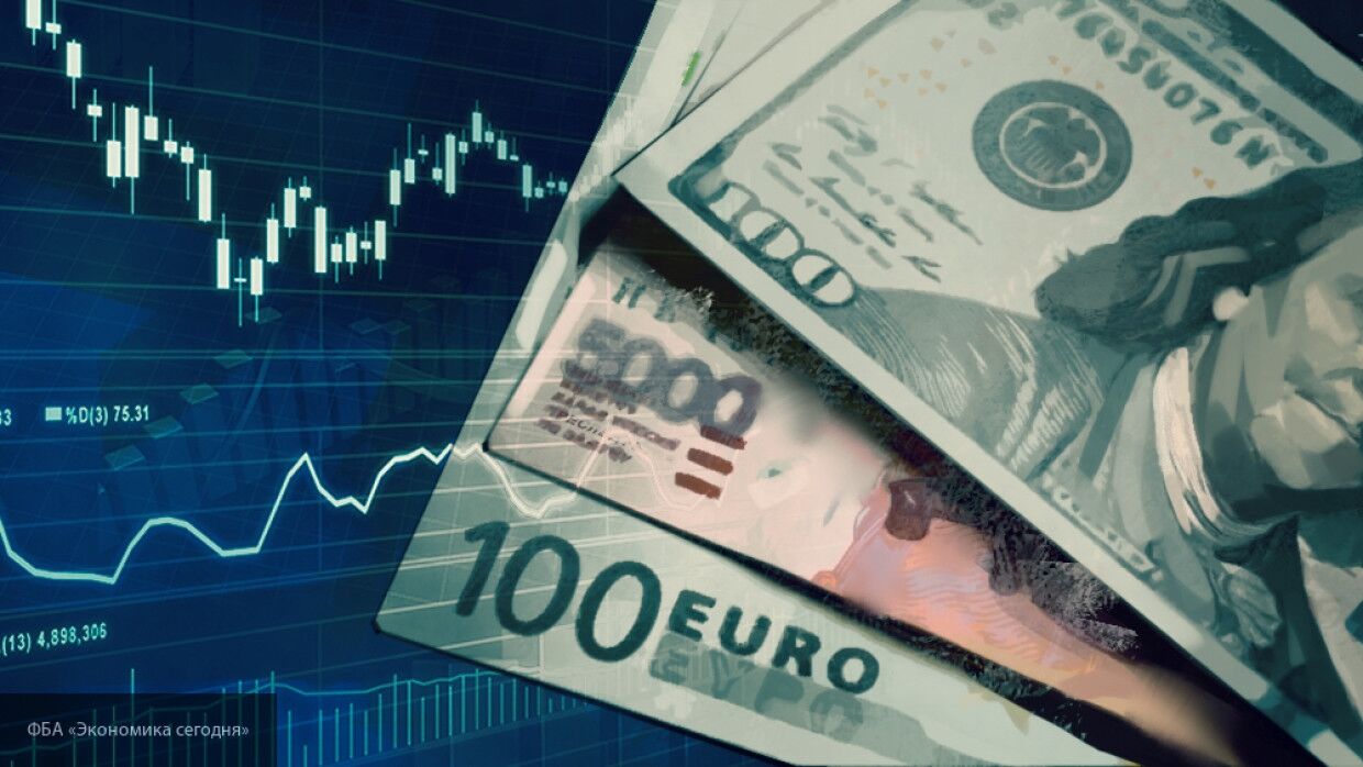 ЦБ понизил официальные курсы доллара и евро на 17 六月