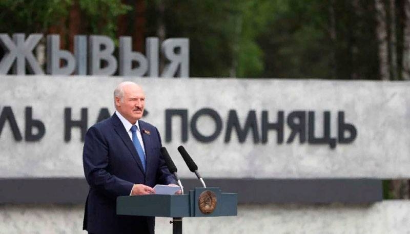 «Двенадцать Хатыней»: Лукашенко открыл мемориал на месте сожжённой нацистами деревни Ола