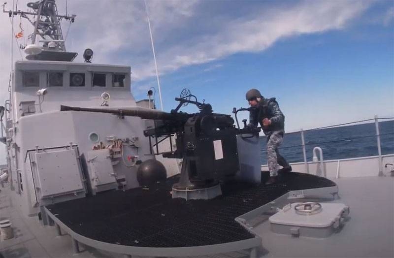 «И горит, и тонет»: бывший американский катер ВМСУ «Starobelysk» вступил в бой с условным противником