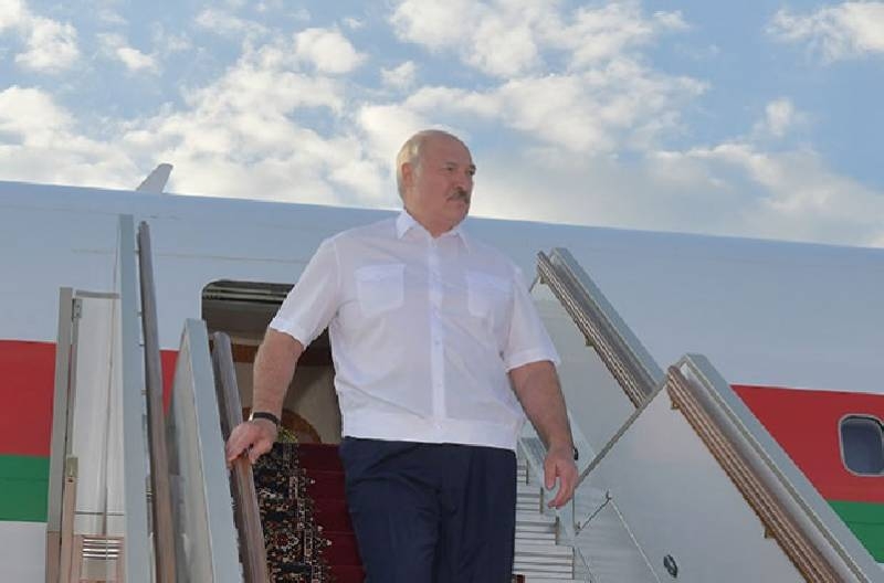 Лукашенко обратится к Путину с вопросом о вмешательстве в выборы в РБ