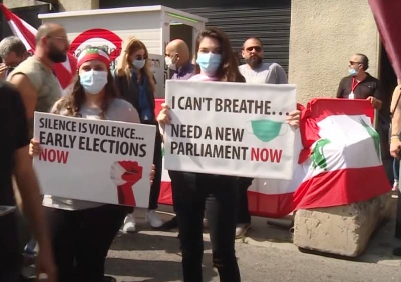 «public square» в Бейруте: protests swept over Lebanon