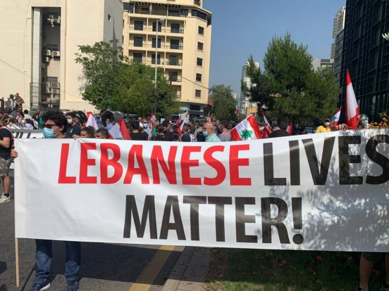 «De face» в Бейруте: акции протеста захлестнули Ливан