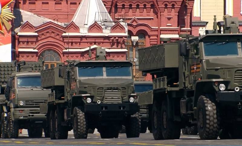 At the parade in Moscow for the first time showed 24 sample of new military equipment