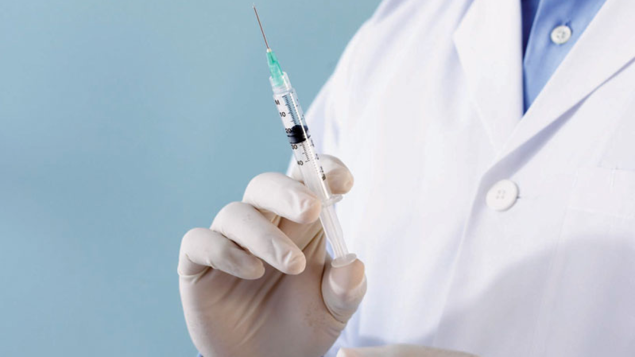 Онколог рассказал об эффективности вакцинирования от рака шейки матки