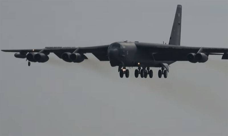 «Отсылка к Курильским островам»: генерал прокомментировал появление B-52H ВВС США над Охотским морем