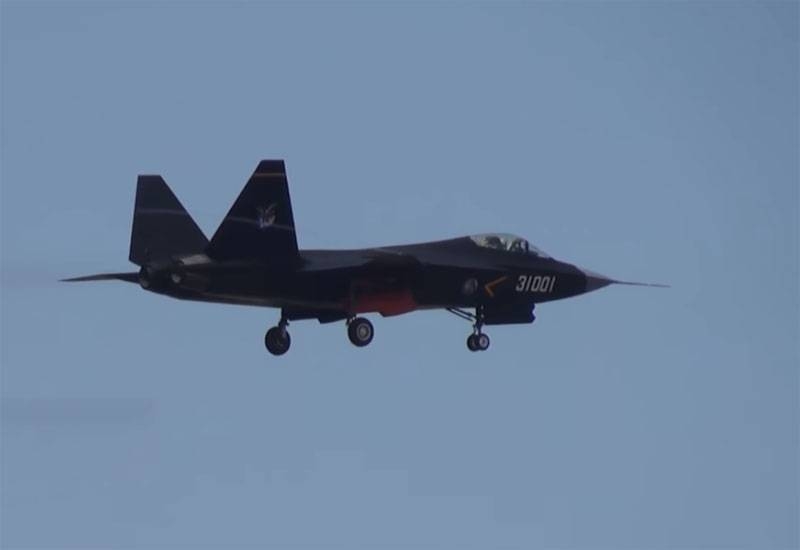 Why the fifth generation fighter J-31 is still not put into service: in China are looking for a reason