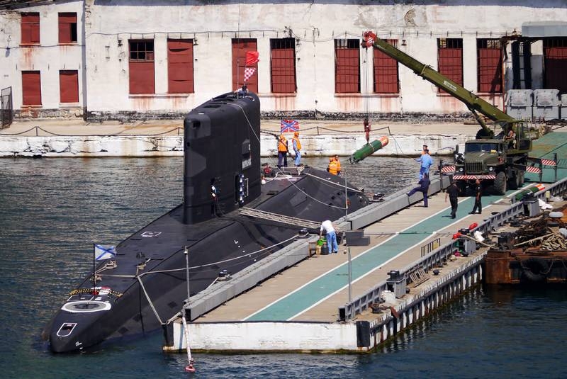 Pacific Fleet ahead of schedule received two floating berths for submarines