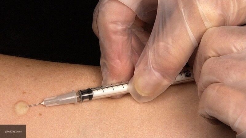 Минздрав РФ: вторая фаза клинических испытаний вакцины от COVID-19 подходит к концу
