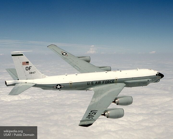 Видео перехвата самолета-разведчика RC-135 ВВС США над Японском морем опубликовано в Сети