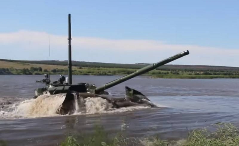 Аргентинских журналистов впечатлило подводное вождение российских танков Т-72Б3