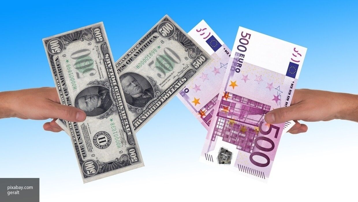 Банк России повысил курсы доллара и евро на 30 Julio