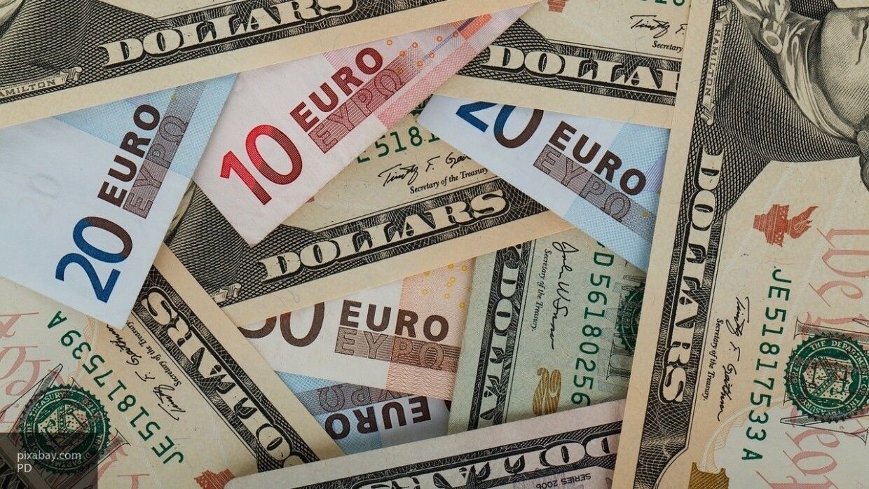 ЦБ РФ установил курсы доллара и евро на выходные