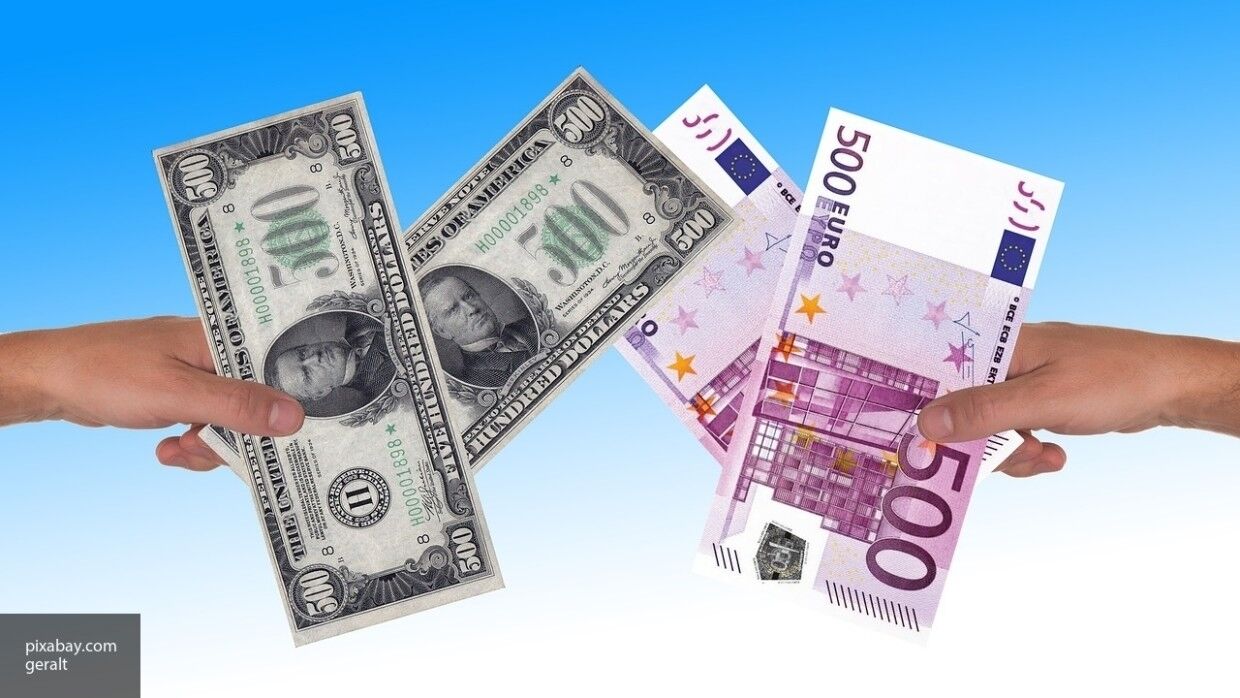 ЦБ установил официальные курсы доллара и евро на 23 Juillet