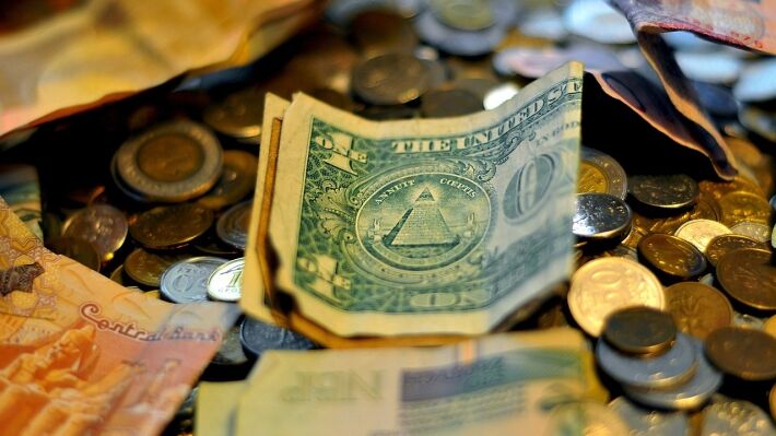 Экономист описал два сценария для мировой резервной валюты на фоне дефицита бюджета США
