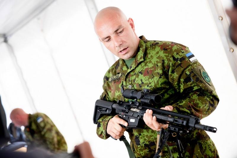Estonia receives the first batch of American LMT automatic rifles