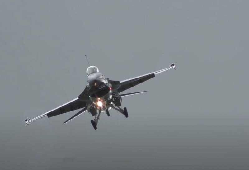 印度媒体: США хотят продать Индии истребитель F-21 как старую верёвку с несколькими новыми узлами