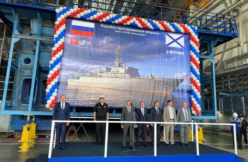The eighth minesweeper of the project was laid down at the Sredne-Nevsky Shipyard 12700 «Lev Chernavin»
