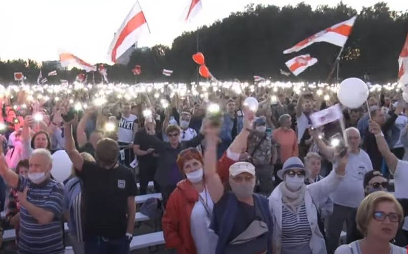 На Западе комментируют самый массовый митинг белорусской оппозиции в Минске