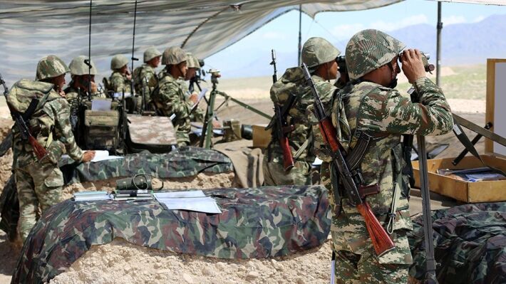 Подрыв азербайджанских танков на границе с Арменией заставит Баку нанести ответный удар