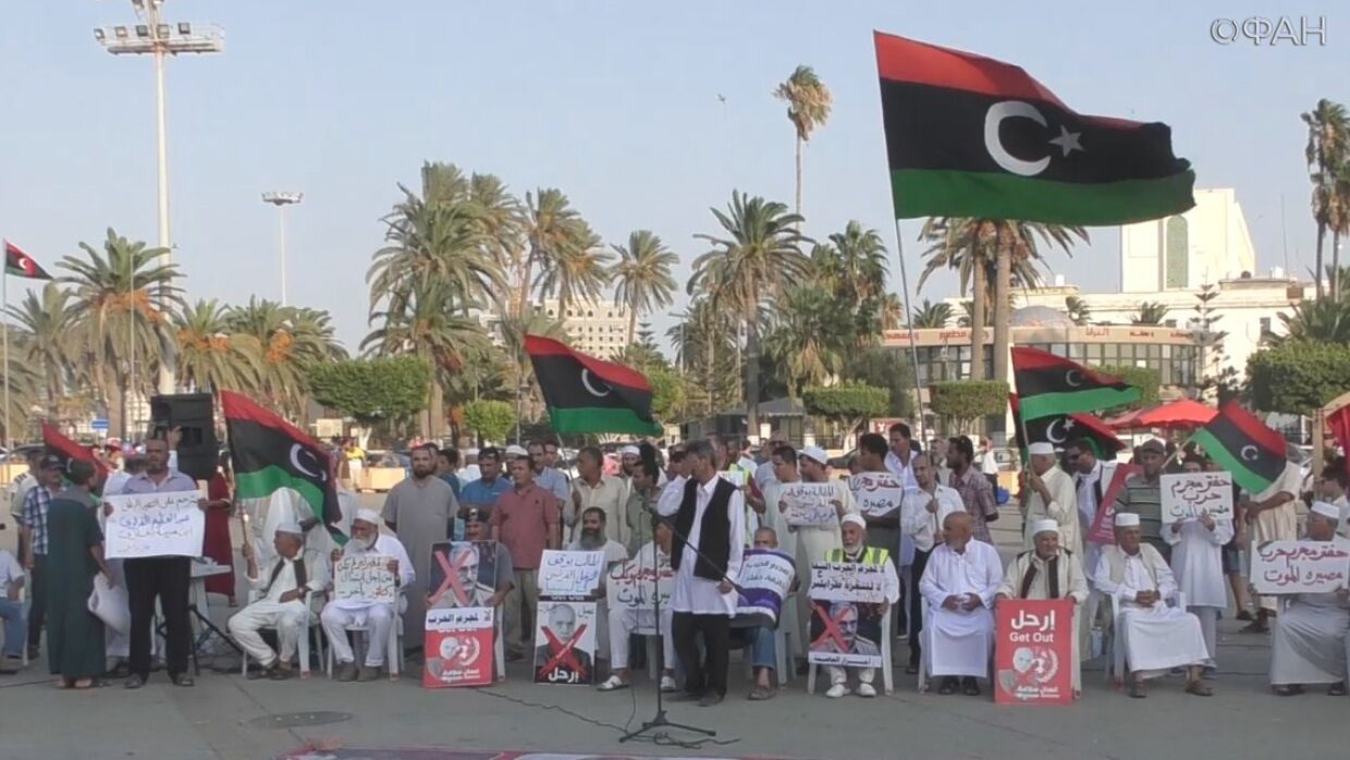 Representatives of the judiciary of Libya rally against the actions of Fathi Bashagi