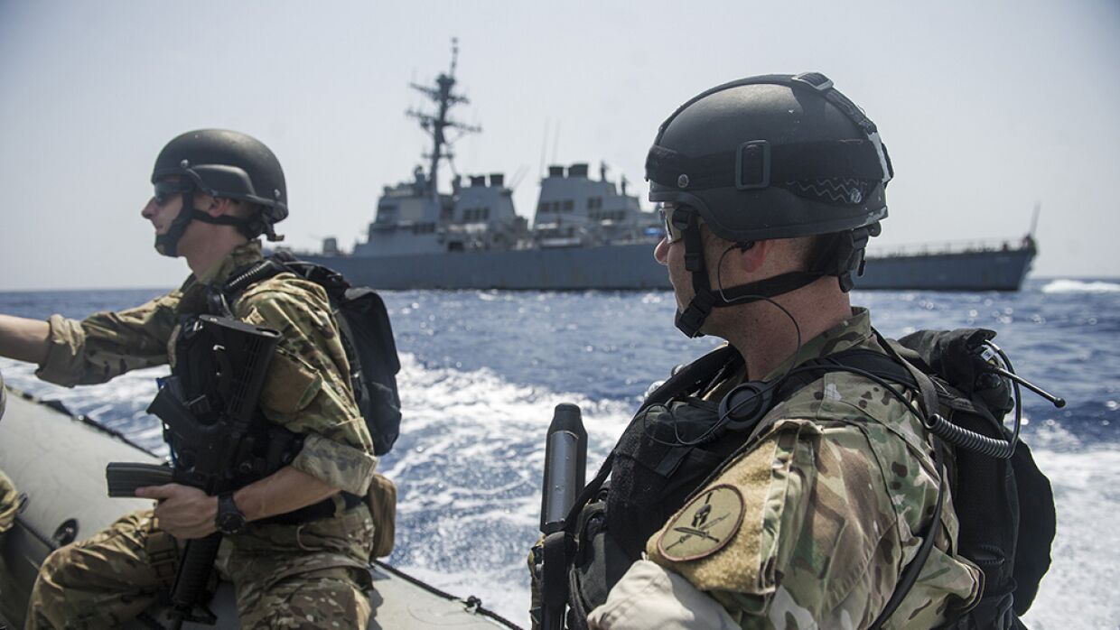 Россия отработает военные маневры в ответ на заход кораблей НАТО в Черное море
