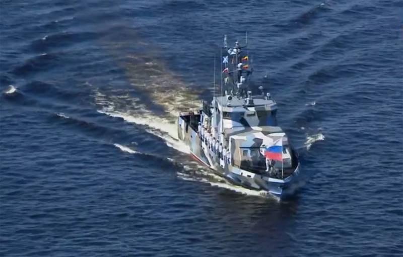 «Уровень нашего флота постоянно растёт»: парад в День ВМФ в Санкт-Петербурге