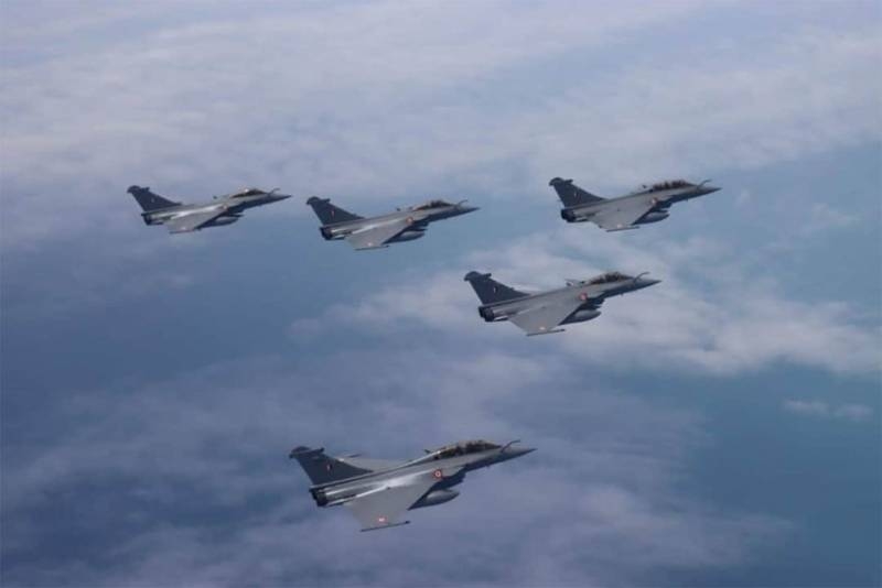 «Послушать Индию, so the Rafale fighters are superior to the Su-35, and J-20» - Chinese Sohu