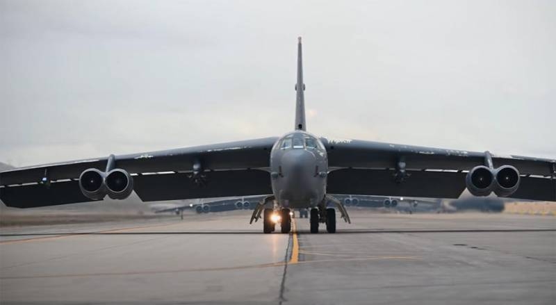 B-52 пролетели над Чехией. Expert: «Мы счастливы видеть над Прагой стратегические бомбардировщики  ВВС США»