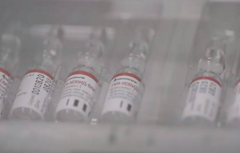 Белоруссия получила первую партию российской вакцины от коронавируса