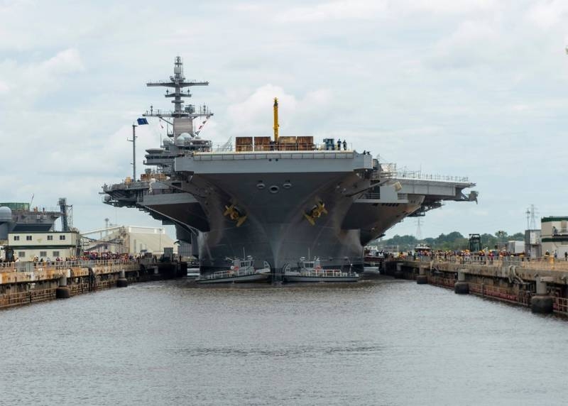 What happens to a U.S. Navy aircraft carrier when hit by a hypersonic missile «Dagger»: modeling from experts
