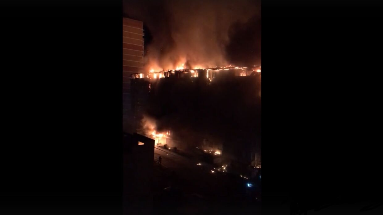 Un grand incendie a englouti un immeuble de grande hauteur à Krasnodar