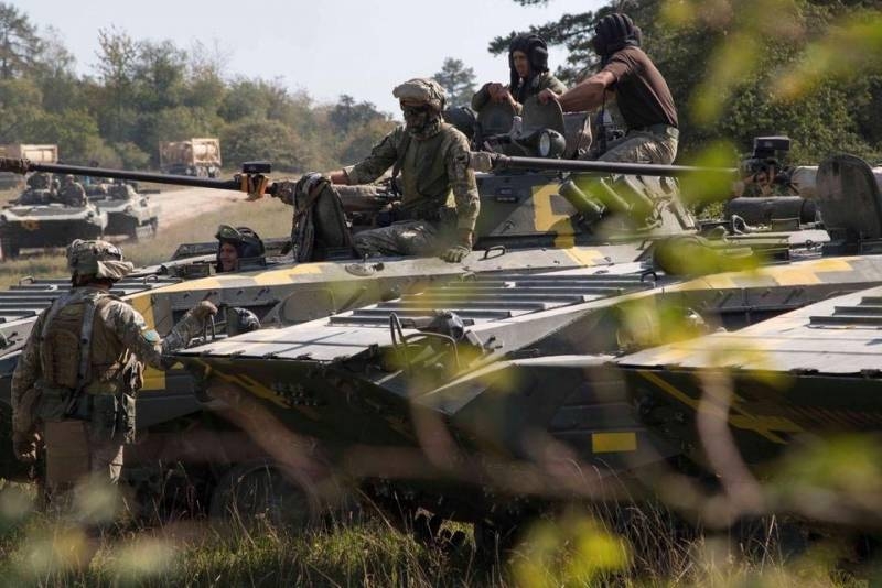 На учениях в Германии БМП-2 ВСУ доверили «прикрывать» колонну танков M1A1 Abrams армии США