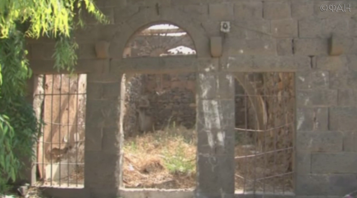 Syrian authorities restore ancient Khirbet Gazaleh castle in Dar'a
