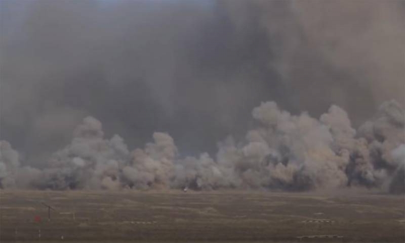 За считанные секунды плотным огнём РСЗО «Торнадо-Г» уничтожили более 15 бронеобъектов условного противника: кадры учений