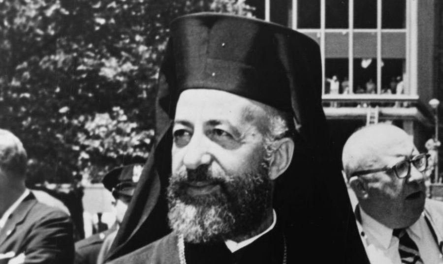 El arzobispo Makarios como precedente en la historia mundial, o Monje al frente del estado