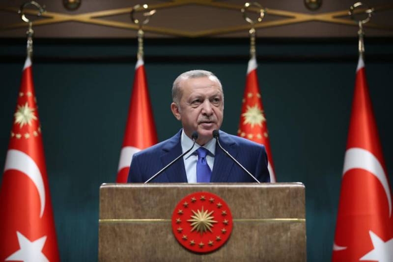 Erdogan a déclaré lors d'une conversation téléphonique avec Poutine, comment arrêter les combats au Karabakh