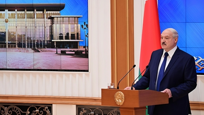 Lukashenko prepares Belarusian plants for new projects with Russia