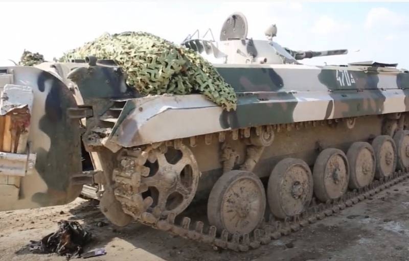 «Один боеприпас – un tanque»: El Ministerio de Defensa de Azerbaiyán muestra la destrucción del equipo enemigo y los trofeos capturados