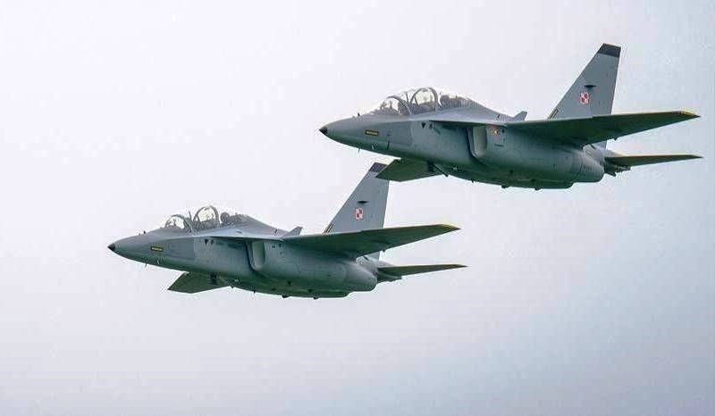 ВВС Польши пополнились двумя учебно-боевыми самолетами (瑞银集团) М-346 Master