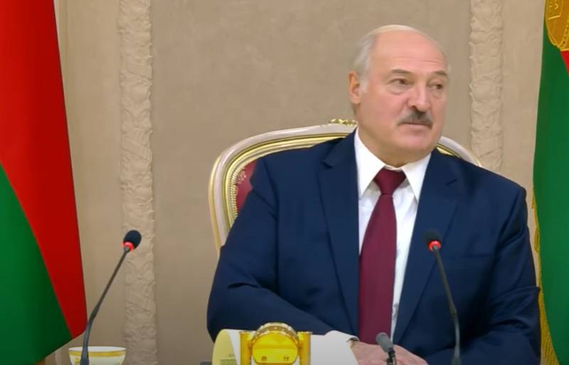 Lukashenko: «На Украине нет ещё бешеных людей, которые попробовали бы силой решить с Беларусью какие-то вопросы»