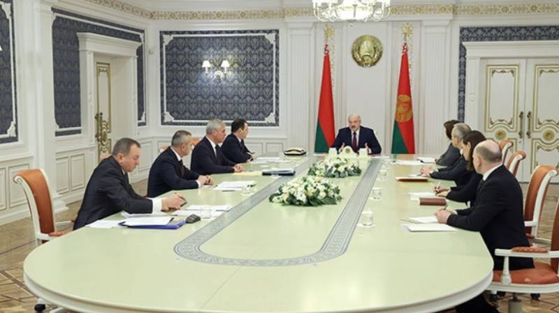 Лукашенко назвал стихийные мемориалы памяти погибших оппозиционеров местами возможного начала гражданской войны