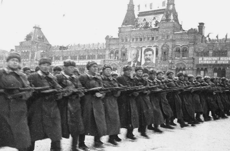 The Ministry of Defense declassified documents about the military parade 7 November 1941 of the year