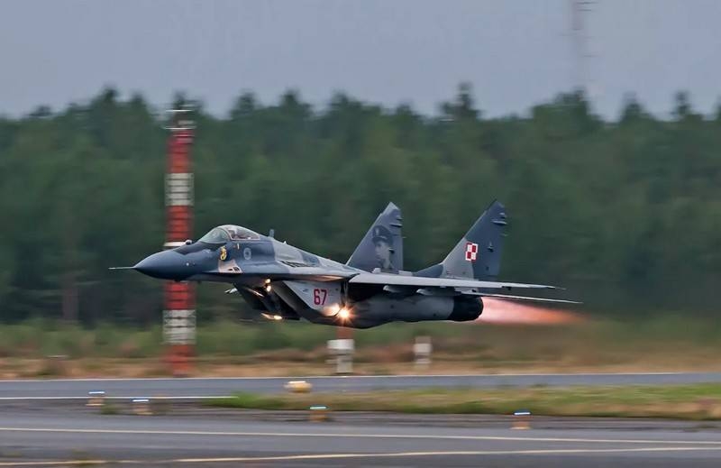 «Needs a lot of fuel to maneuver»: a pilot in the USA appreciated the MiG-29 fighter