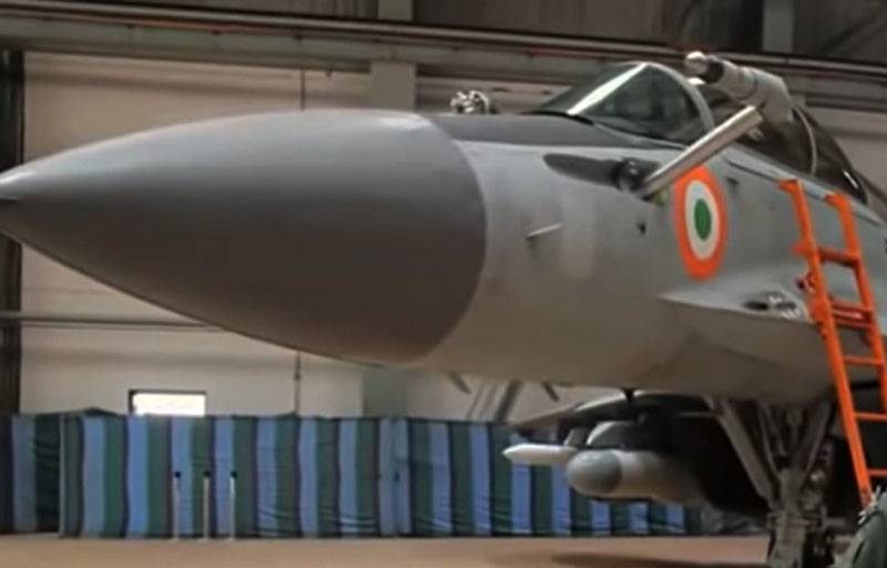 Палубный истребитель МиГ-29К ВМС Индии упал в Аравийское море