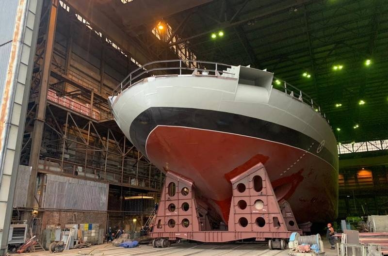 Icebreaker under construction for the Ministry of Defense «Evpatiy Kolovrat» derived from the boathouse